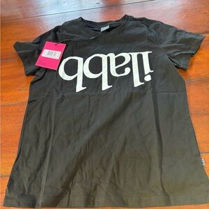 Ilabb capsize tee shirt top medium NWT $40 Black Graphic T-Shirt l